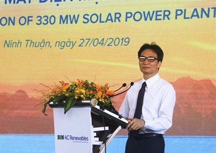 Ninh Thuận: Nhà máy điện mặt trời lớn nhất Đông Nam Á hòa lưới điện...