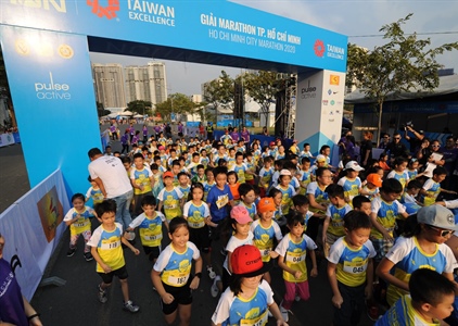 Gần 10.000 người tham dự giải Marathon HCM 2020