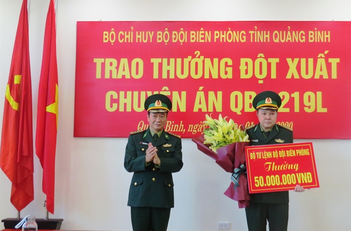 Quảng Bình: Khen thưởng Ban chuyên án triệt phá vụ vận chuyển 6 vạn...