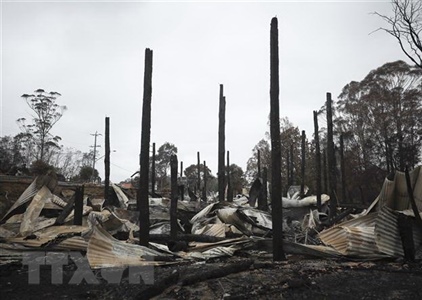 Australia sơ tán người dân thủ đô do cháy rừng bùng phát trở lại