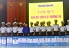 Khánh Hòa: Tặng 2.000 lá cờ Tổ quốc và 42 phần quà cho cán bộ, chiến sĩ Trường Sa