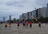 Người dân Đà Nẵng vui mừng khi bãi biển hoạt động trở lại
