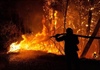 Thủ đô của Hy Lạp chìm trong khói bụi dày đặc do cháy rừng