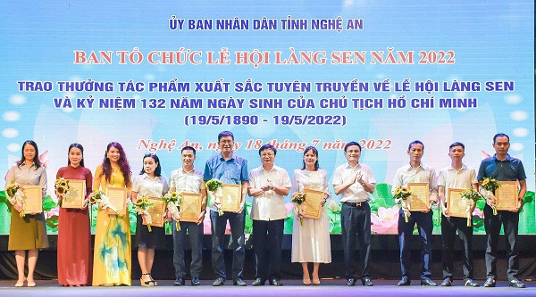 Báo Văn Hoá đoạt giải Tác phẩm xuất sắc tuyên truyền về Lễ hội Làng Sen 2022