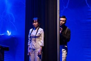 Sân khấu Lệ Ngọc dựng "Lôi vũ" để diễn tại Trung Quốc