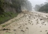 Khánh Hòa: Mưa lớn gây sạt lở đèo Khánh Lê, nhiều địa phương ngập sâu trong nước